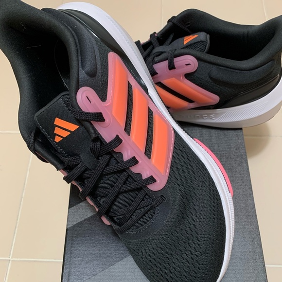 👟 women’s adidas sz 8.5 ⭐️⭐️⭐️⭐️⭐️ - Picture 3 of 3